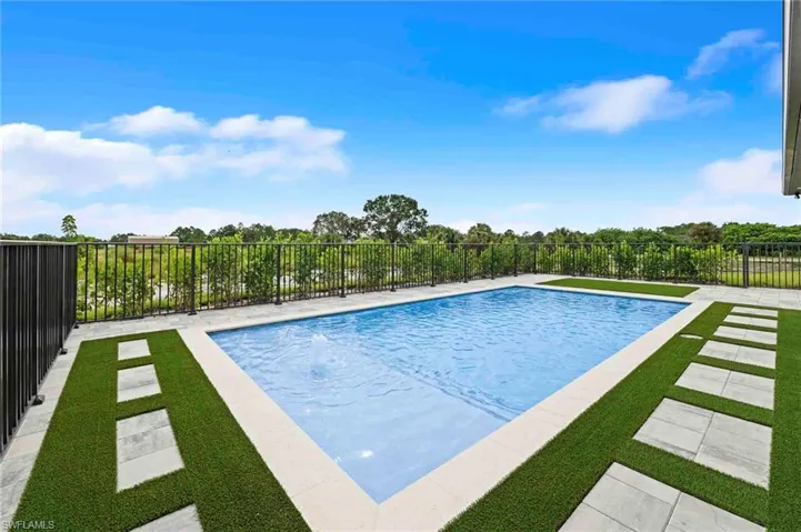 5288 40th St Ne, Naples, Florida 34120