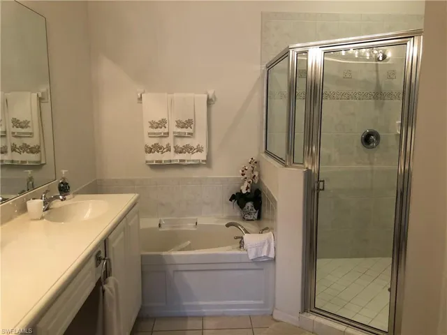 6854 Sterling Greens Dr 201, Naples, Florida 34104