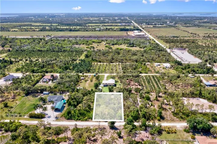 This is the rear lot that stretches to Monteray Ave - to the right is an additional half acre lot that is currently for sale outside of this offering.