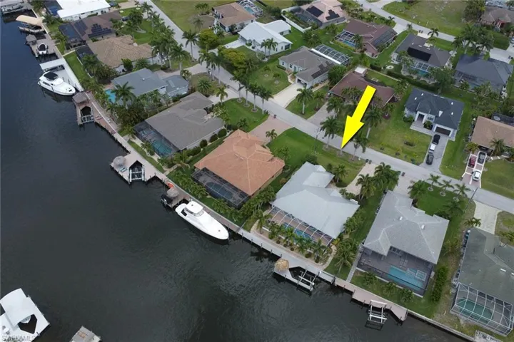 2562 Sw 27th Pl, Cape Coral, Florida 33914