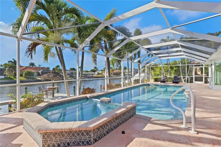 2562 Sw 27th Pl, Cape Coral, Florida 33914