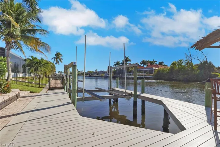 2562 Sw 27th Pl, Cape Coral, Florida 33914