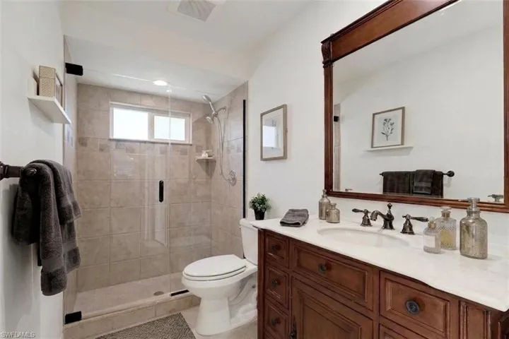 2562 Sw 27th Pl, Cape Coral, Florida 33914