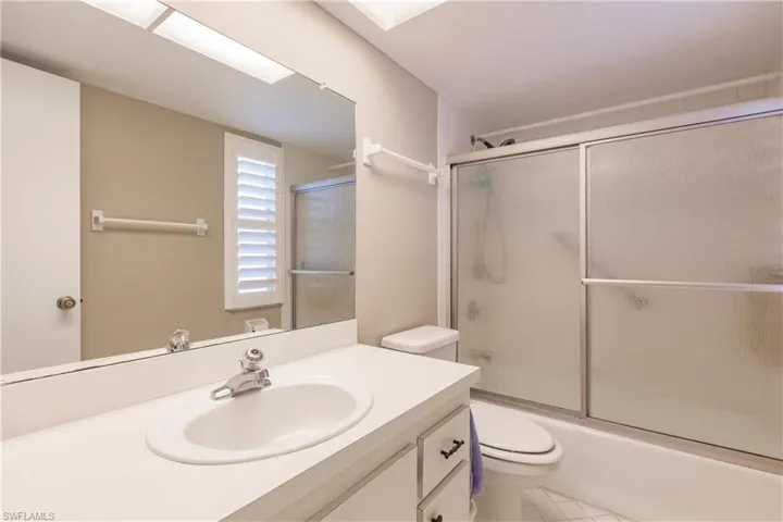 Bath 2 with tub/shower combo.
