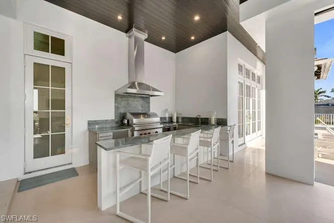 Outdoor Kitchen