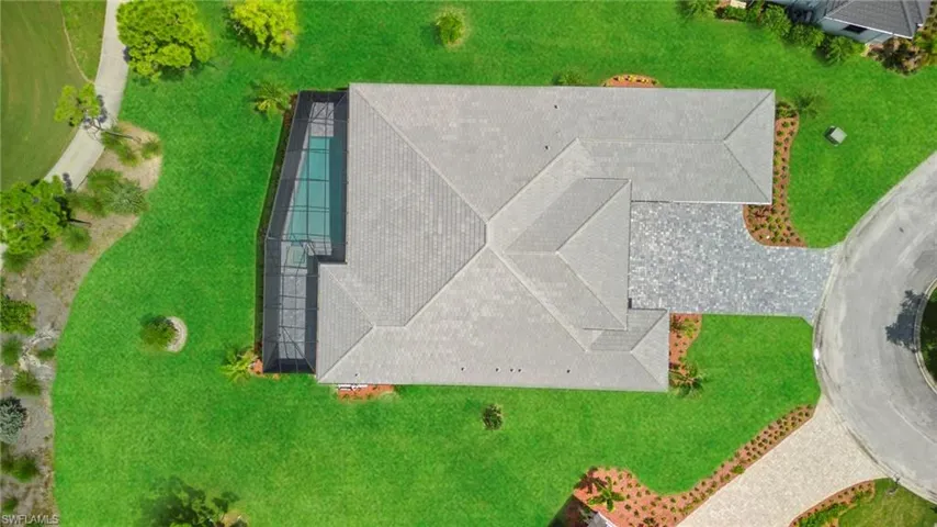 Birds eye view of property
