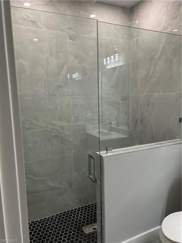 En suite custom shower