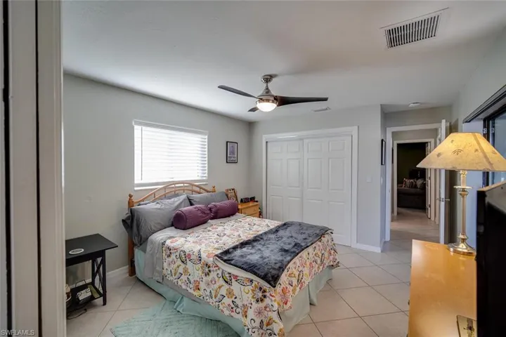 Guest bedroom  2 w/Bathroom