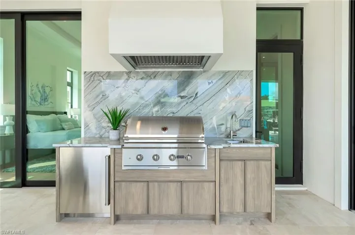 outdoor kitchen