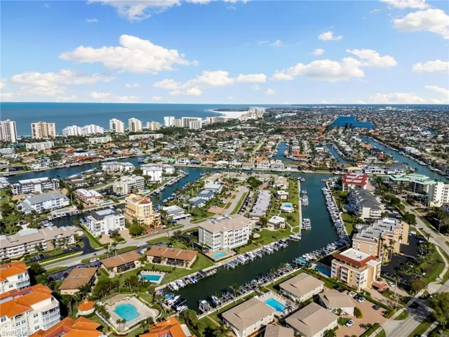 3 bedrooms, 2 bathrooms, deeded boat dock, and more