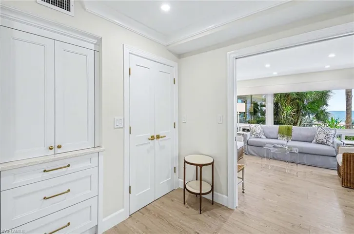 1851  Gulf Shore N BLVD, Naples, FL 34102