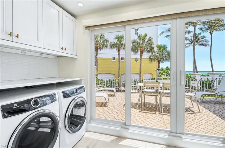 1851  Gulf Shore N BLVD, Naples, FL 34102