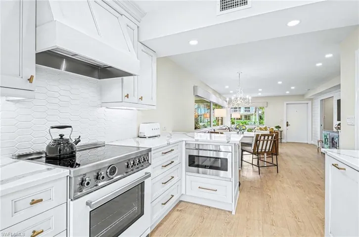 1851  Gulf Shore N BLVD, Naples, FL 34102