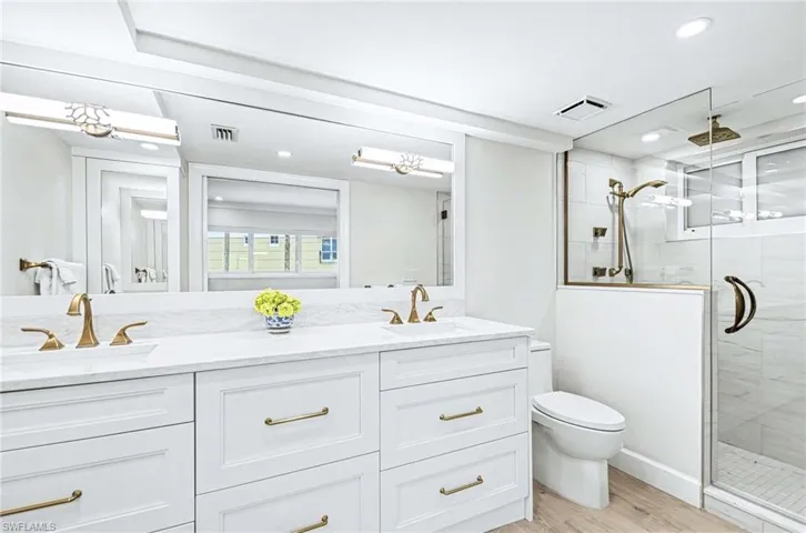 1851  Gulf Shore N BLVD, Naples, FL 34102