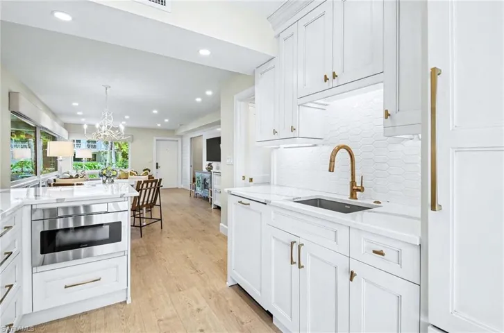 1851  Gulf Shore N BLVD, Naples, FL 34102