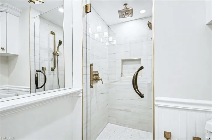 1851  Gulf Shore N BLVD, Naples, FL 34102