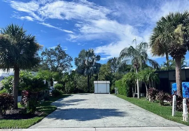 1650 Diamond Lake Cir, Naples, Florida 34114