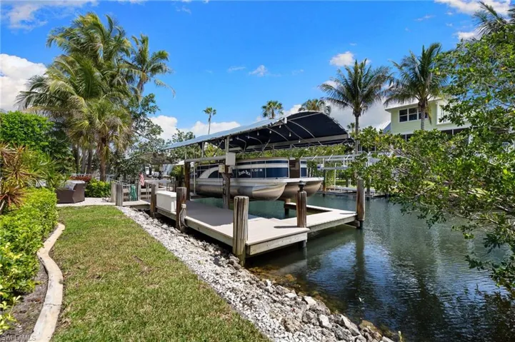 1286 Rainbow Ct, Naples, Florida 34110