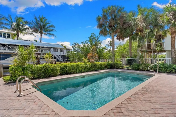 1286 Rainbow Ct, Naples, Florida 34110