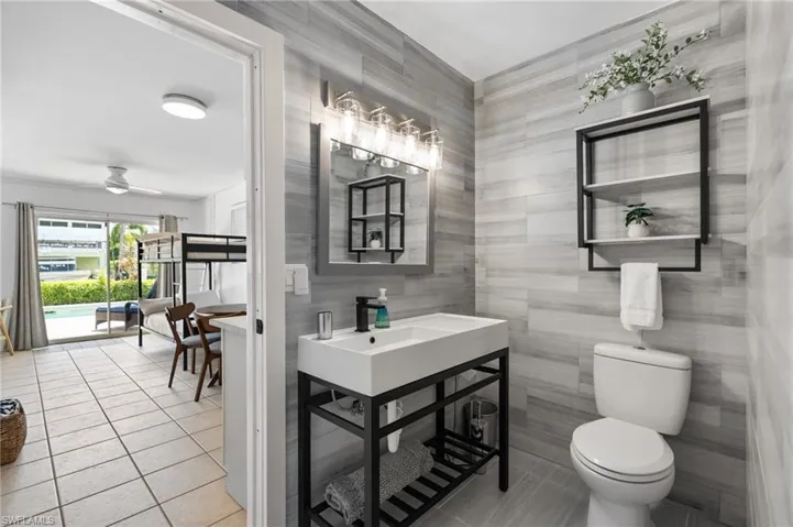 1286 Rainbow Ct, Naples, Florida 34110