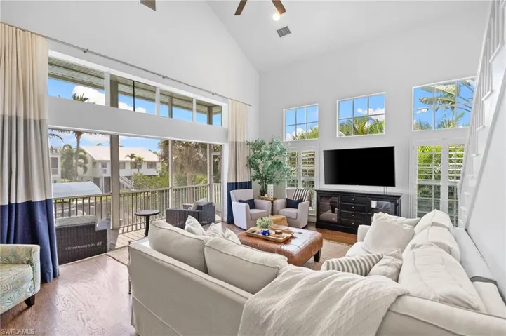 1286 Rainbow Ct, Naples, Florida 34110