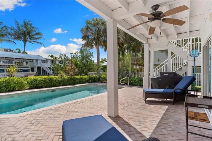 1286 Rainbow Ct, Naples, Florida 34110