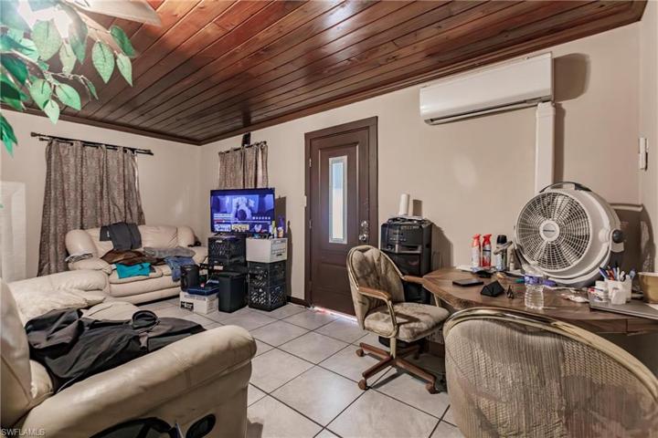 2643-2651  Lafayette  ST, FORT MYERS, FL 33916