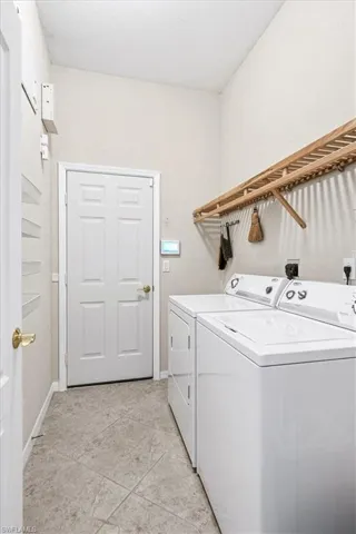 2493 Keystone Lake Dr, Cape Coral, Florida 33909