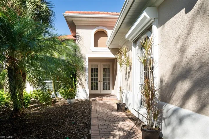 4368  Kensington High  ST, Naples, FL 34105
