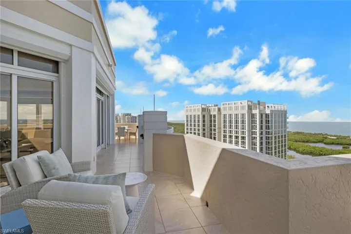 7117 Pelican Bay Blvd 16, Naples, Florida 34108