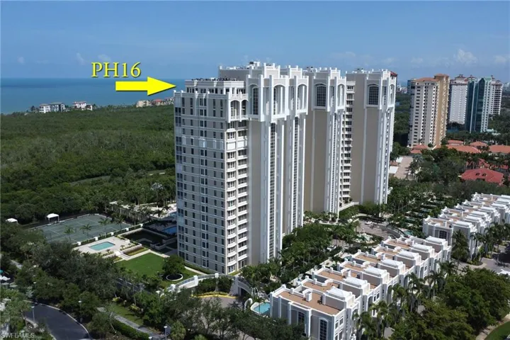 7117 Pelican Bay Blvd 16, Naples, Florida 34108