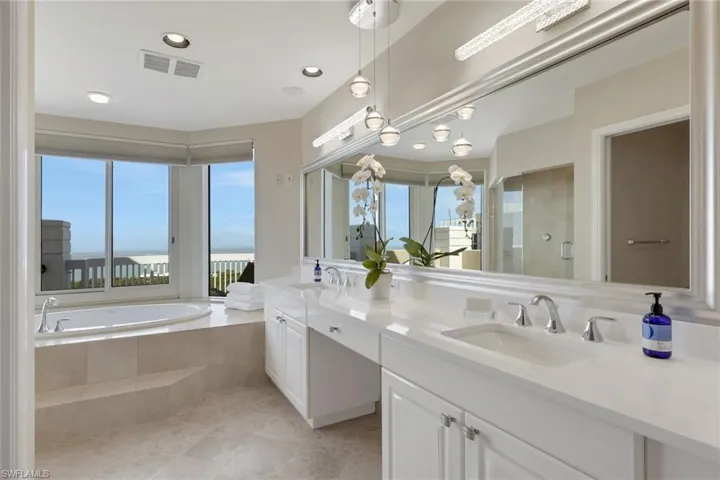 7117 Pelican Bay Blvd 16, Naples, Florida 34108