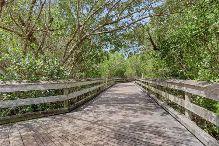7117 Pelican Bay Blvd 16, Naples, Florida 34108