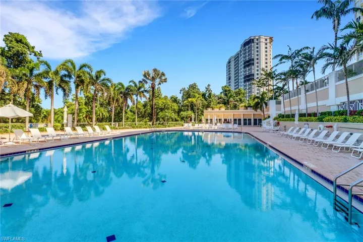 7117 Pelican Bay Blvd 16, Naples, Florida 34108