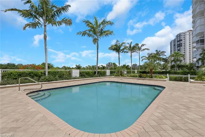 7117 Pelican Bay Blvd 16, Naples, Florida 34108