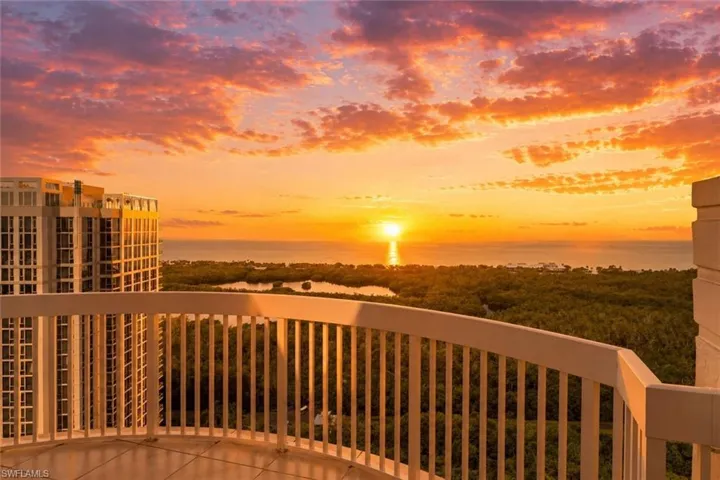 7117 Pelican Bay Blvd 16, Naples, Florida 34108