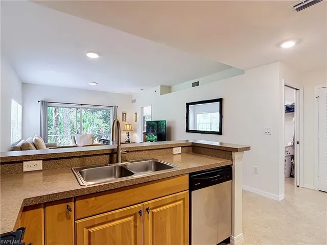 4500 Botanical Place Cir 102, Naples, Florida 34112