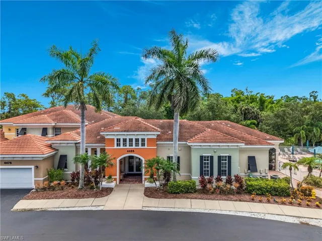 4500 Botanical Place Cir 102, Naples, Florida 34112
