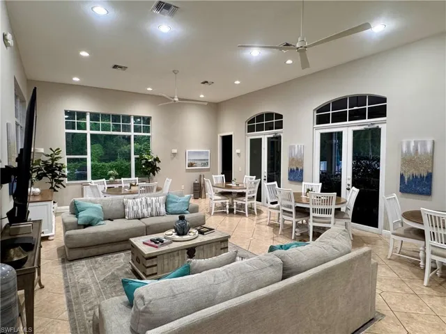 4500 Botanical Place Cir 102, Naples, Florida 34112