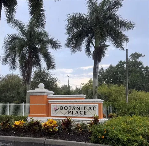 4500 Botanical Place Cir 102, Naples, Florida 34112