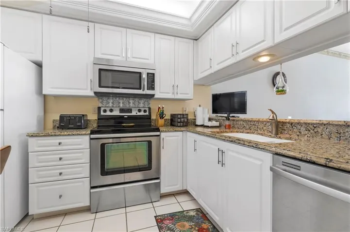 14771  Hole In 1  CIR, Fort Myers, FL 33919
