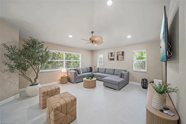 2725 Sw 46th Ter, Cape Coral, Florida 33914
