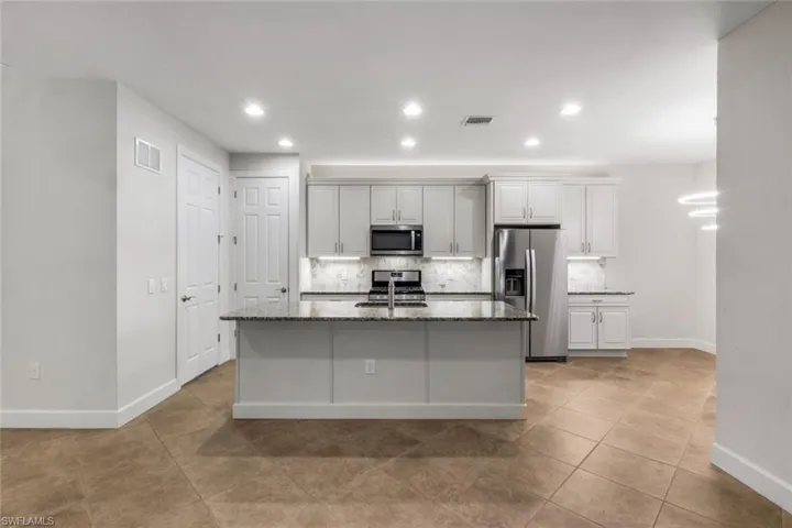 16367 Halberry Ln, Naples, Florida 34110