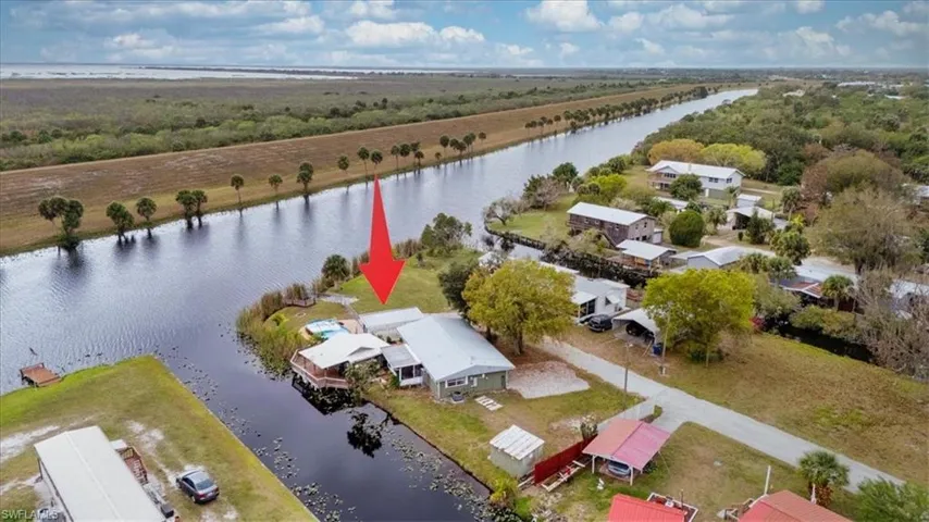 Peninsula location on Rim Canal