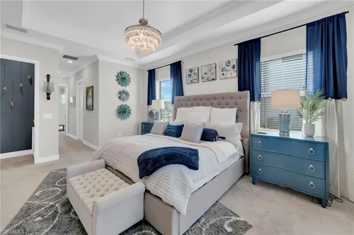 11ft Tray Ceiling with crown molding for an elevated look