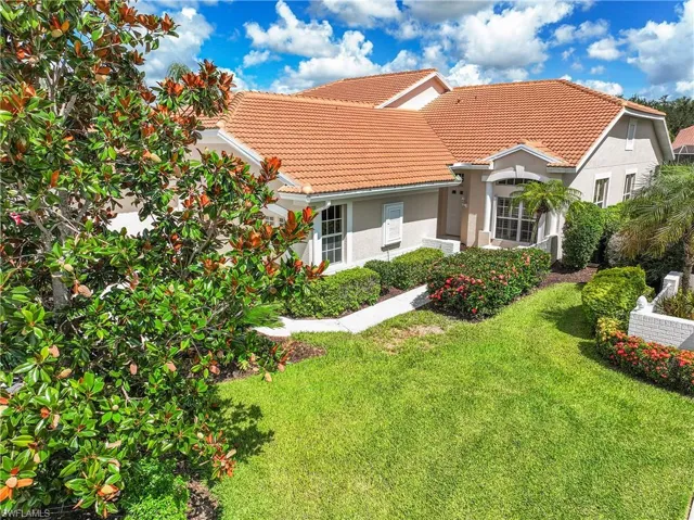 Villa front yard and Entry