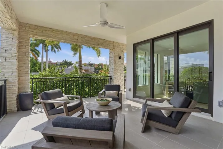 1130 3rd Ave S 109, Naples, Florida 34102