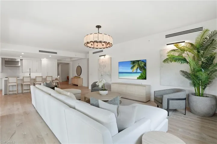 1130 3rd Ave S 109, Naples, Florida 34102