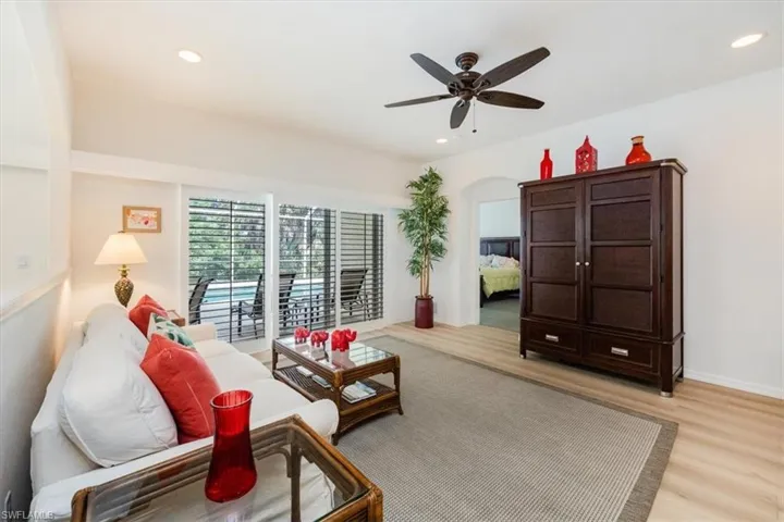 7817  Stratford  DR, Naples, FL 34104