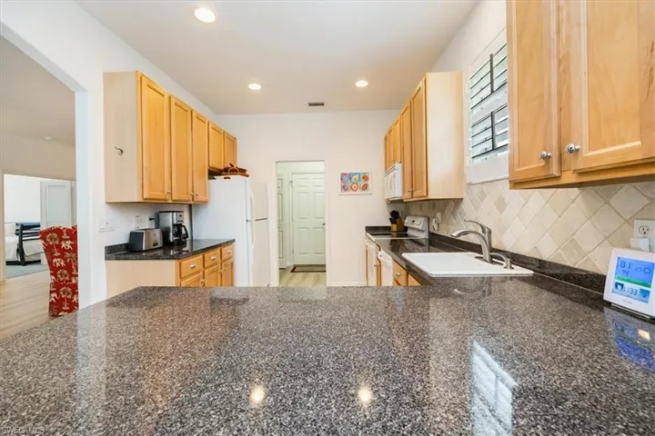 7817  Stratford  DR, Naples, FL 34104